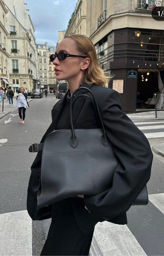 Sara - Timeless Elegance Suede Handbag