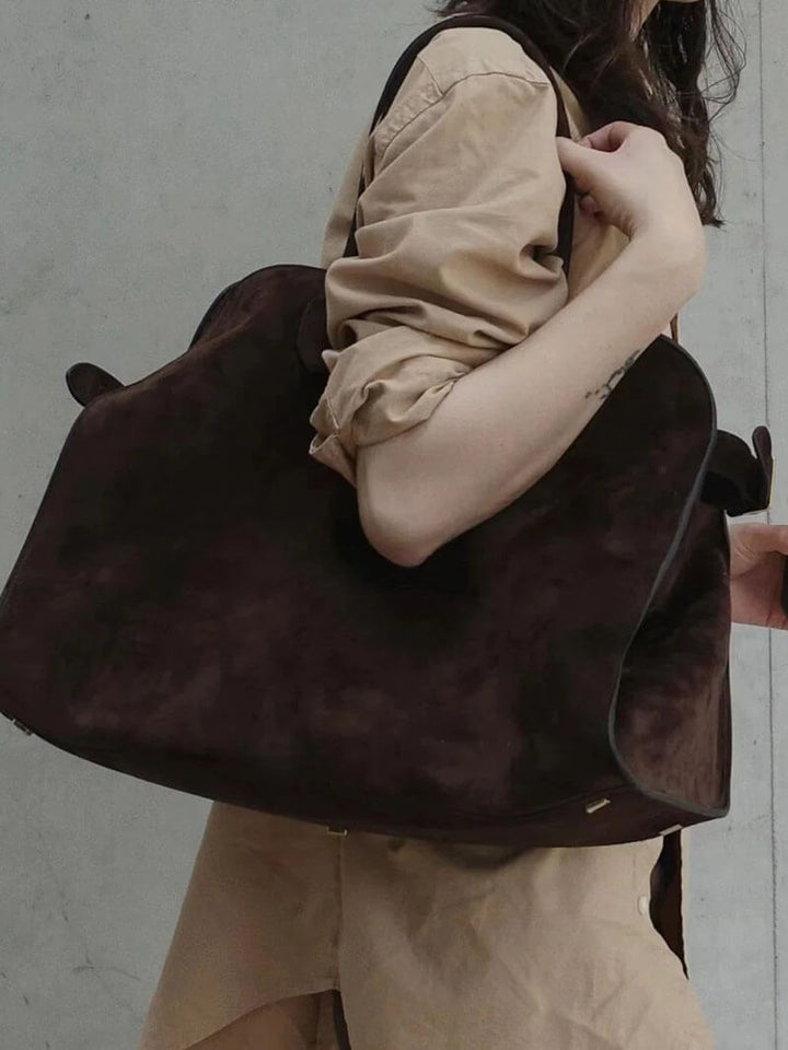 Sara - Timeless Elegance Suede Handbag
